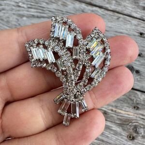 Vintage Jewelry Clear Baguette Rhinestone Art Deco Brooch Pin